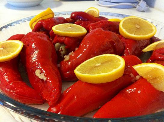 Kırmızı Biber Dolması Tarifi ve Malzemeleri