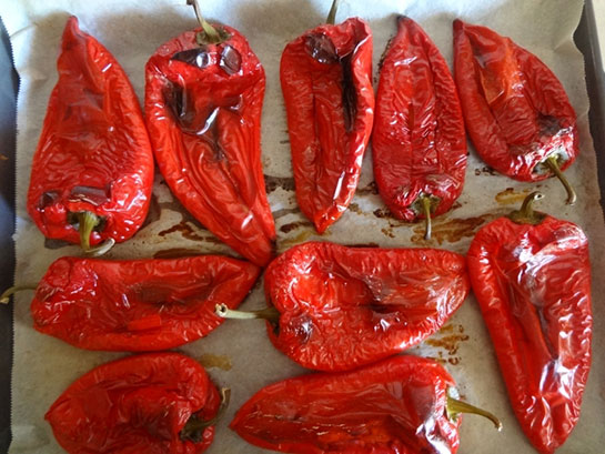 Kırmızı Biber Közlemesi Tarifi ve Malzemeleri